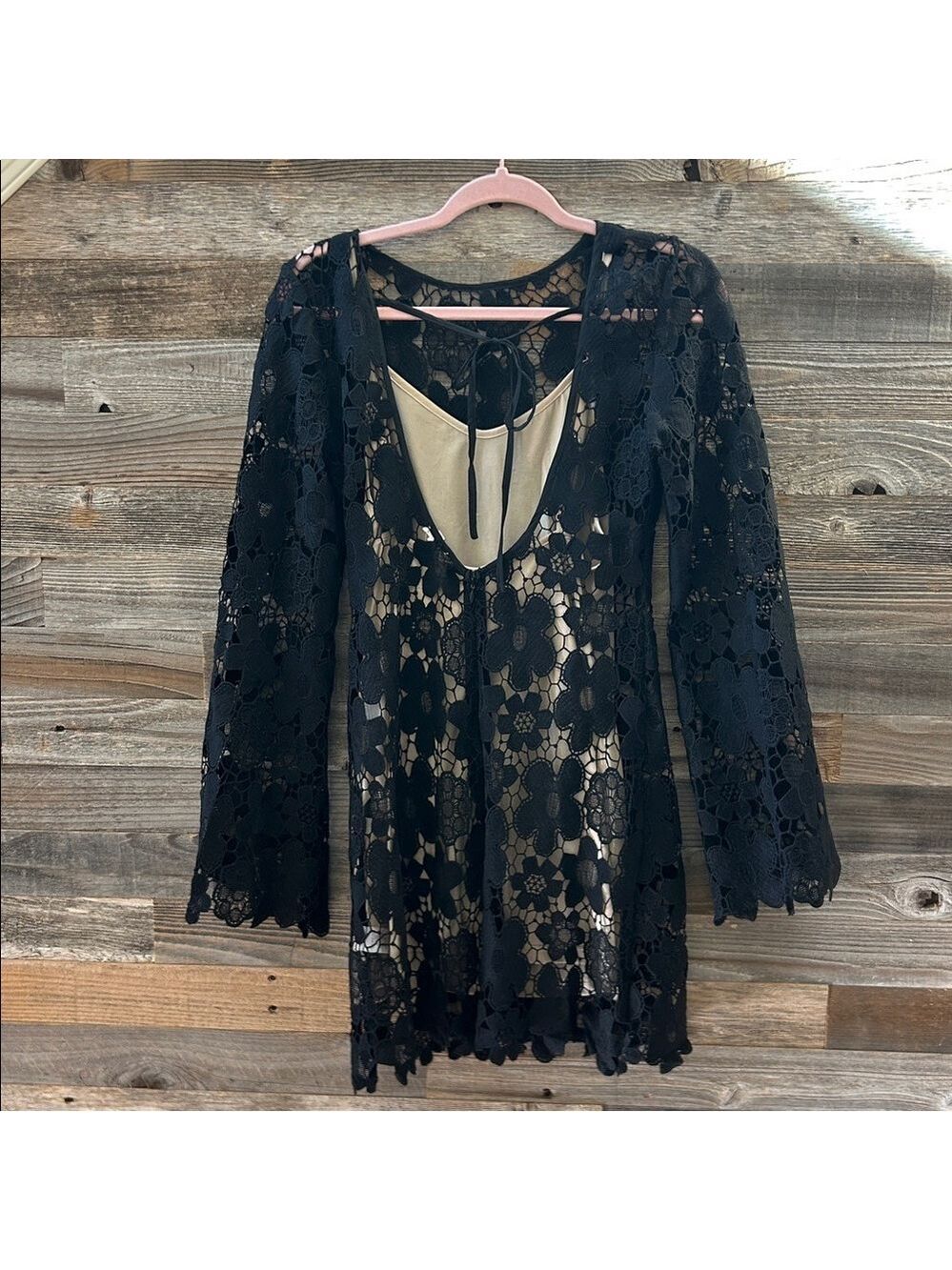 En Crème Black Crochet Bell Sleeve Open Back Mini Dress Size Medium NWT - Picture 4 of 11